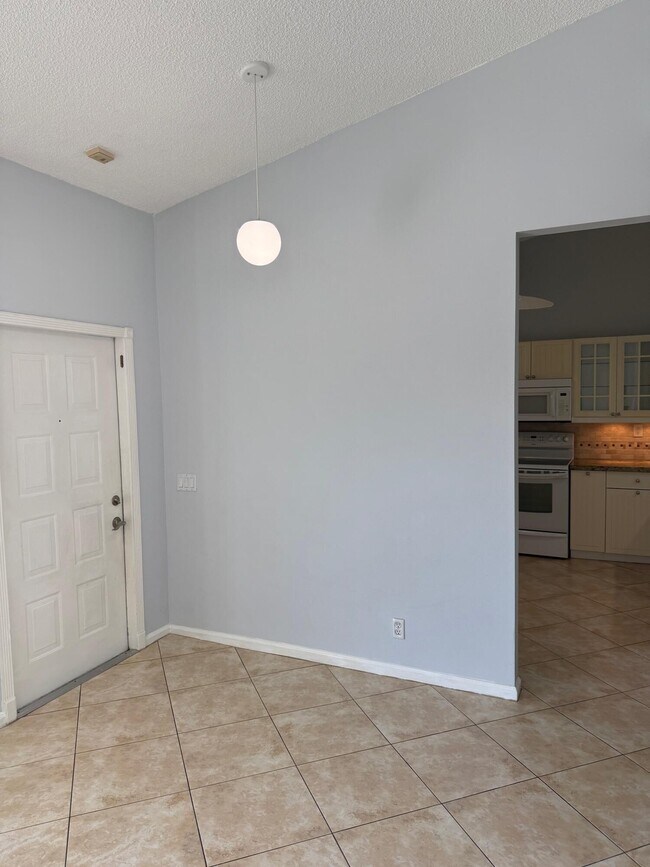 Photo - 2351 NE 14th Street Causeway Unit 537