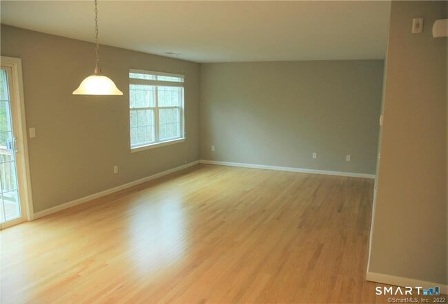 Photo - 16 Riverview Ct Unit 16