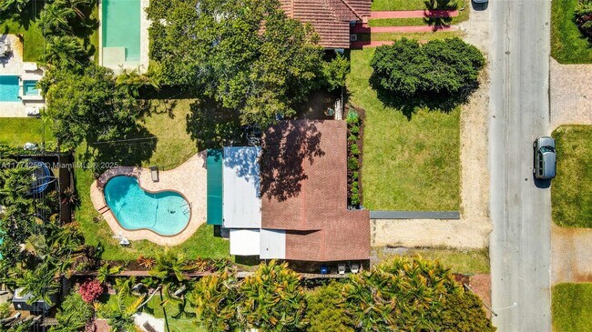 Photo - 1728 NE 17th Ter