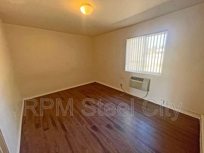 Photo - 1717 Oakshire Ln