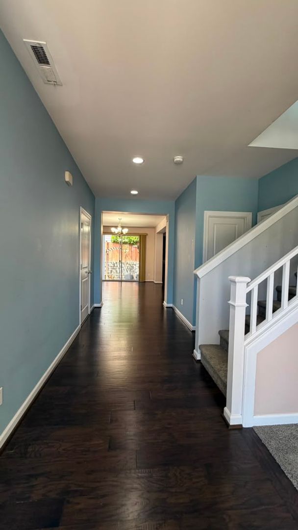 Photo - Spacious 4-Bed Home with Loft & Covered Patio in North Creek