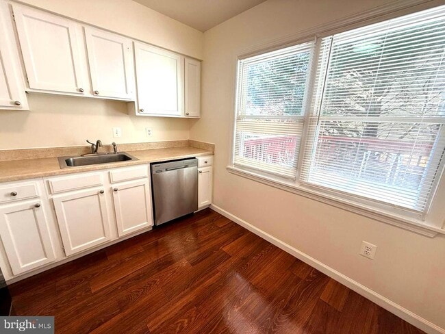 Photo - 5726 Edgewater Oak Ct