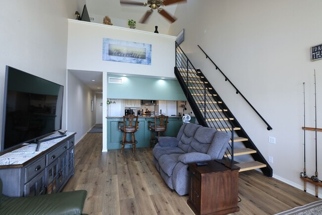 Photo - 12600 Melville Dr