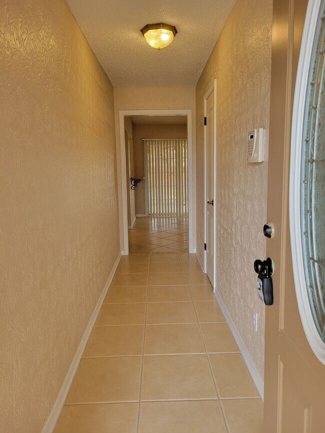 Photo - 3bd/2ba house close to major shopping, restaurants, and Ft. Hood!