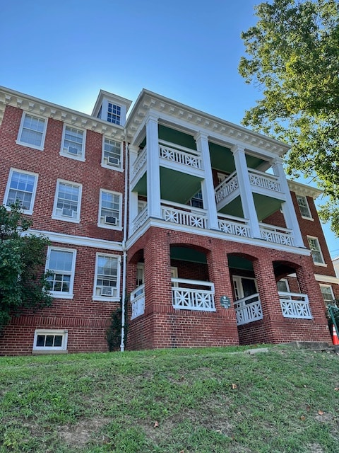 Building Photo - 303 N New St Rental