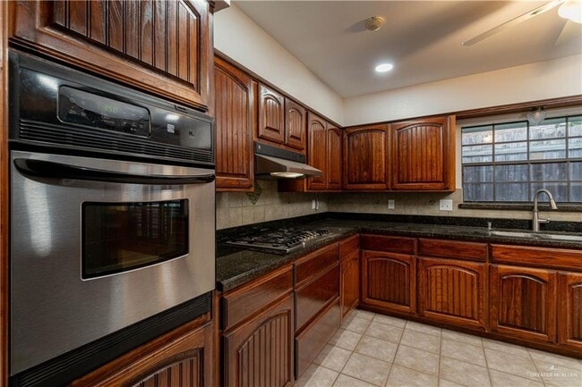 Photo - 19 Xanthisma Ave