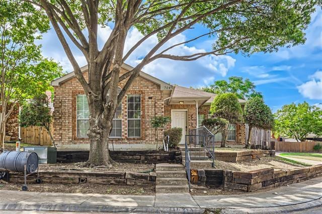 Building Photo - 704 Ashbrook Dr