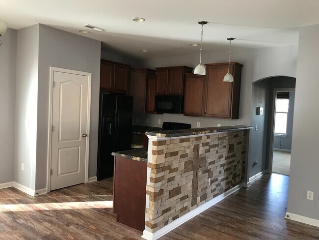 Photo - 4 bedroom, 2.5 bath centrally located in Travelers Rest  and North Greenville University!!