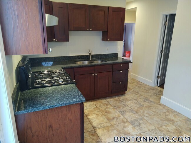 Building Photo - 44 Fenton St Rental