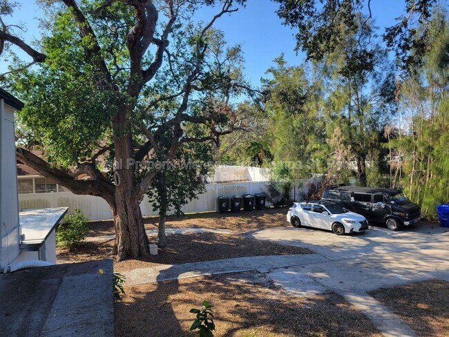 Photo - 643 Wisteria Ct Unit D