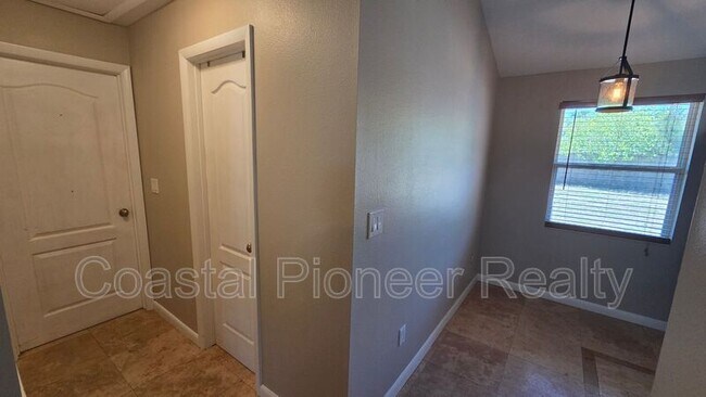 Photo - 541 Roanoke St