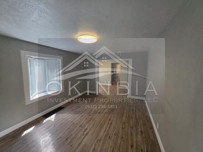 Photo - 1425 Canfield Ave