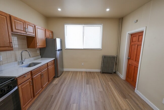 Building Photo - 112 Amory St Unit 1