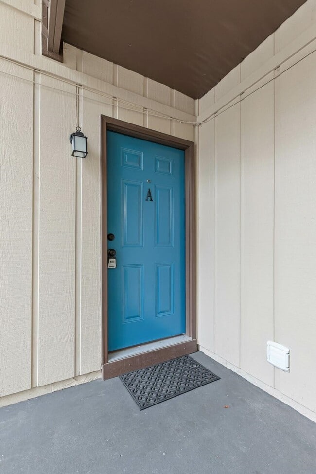 Photo - 2188 Claremont Ln