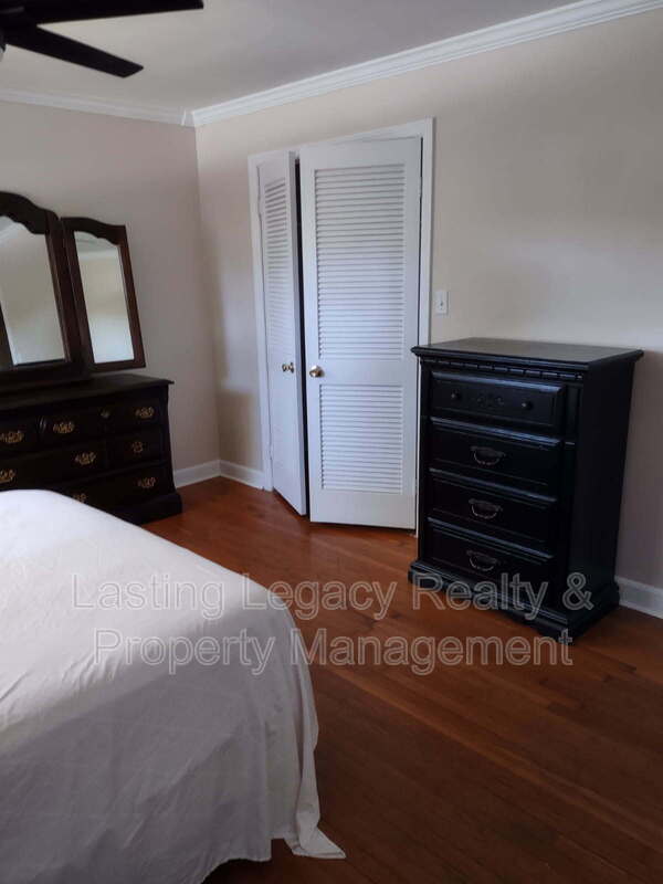 Photo - 4850 Ellen Ave Unit Room 3