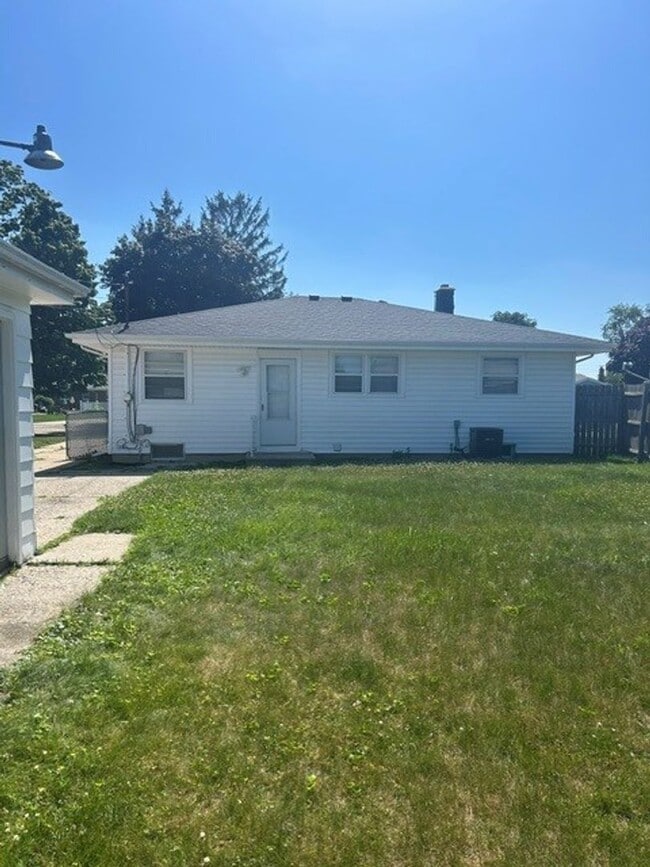 2045 16th Ave