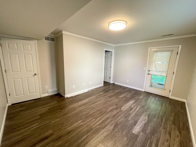 Photo - 2925 King James Way