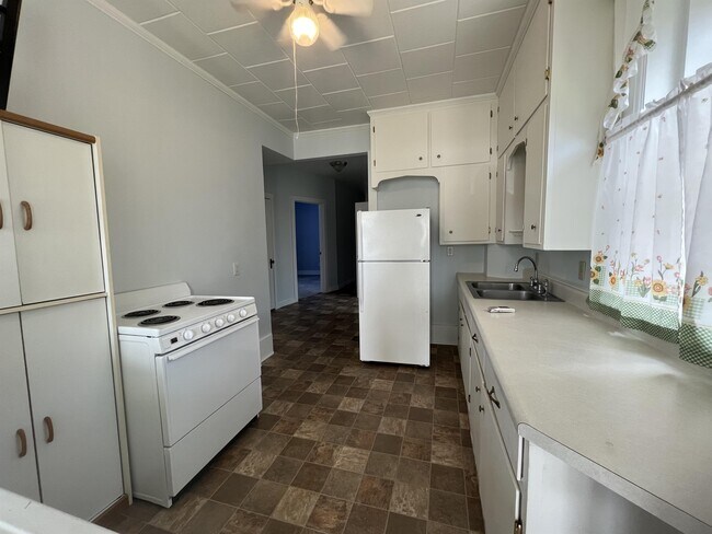 Photo - 2317 Queen St