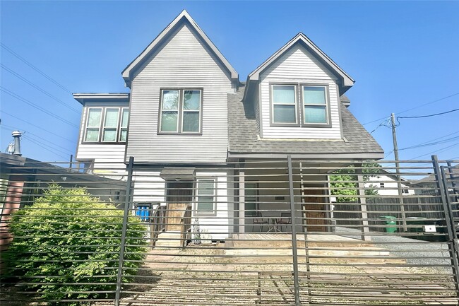Photo - 2316 Hopkins St Unit 2
