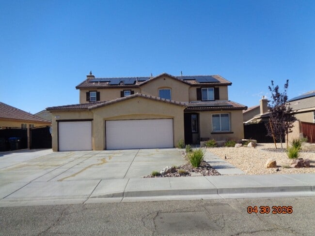 Building Photo - Spacious 4 Bedroom with RV Access in Rosamond