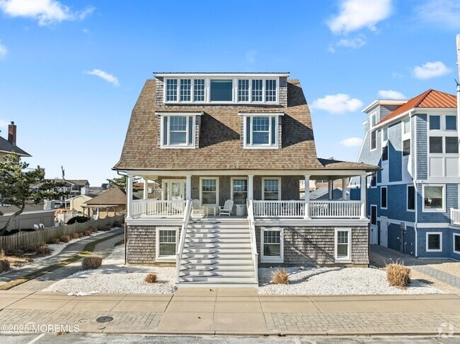 Building Photo - 809 S Ocean Ave Rental