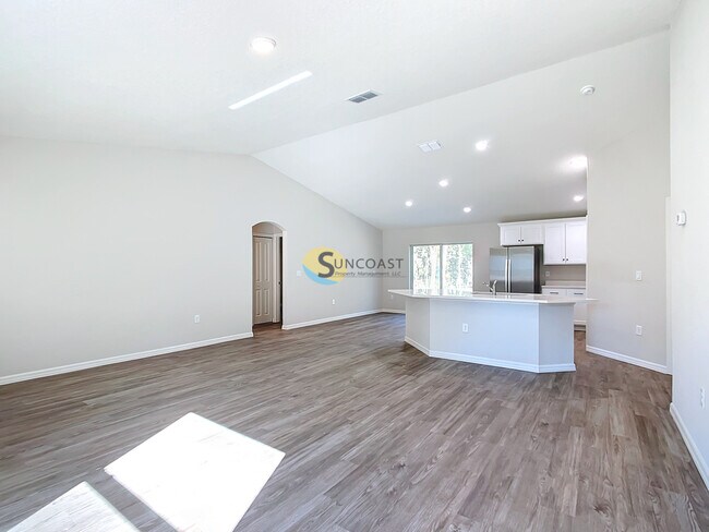 Photo - Free to Apply!