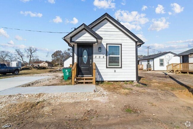 Building Photo - 308 Marshall Alley Rental