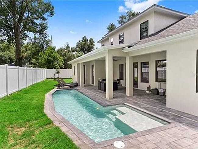 Photo - 2234 Howard Dr