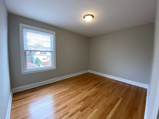 Photo - 2425 N Tripp Ave Unit 1