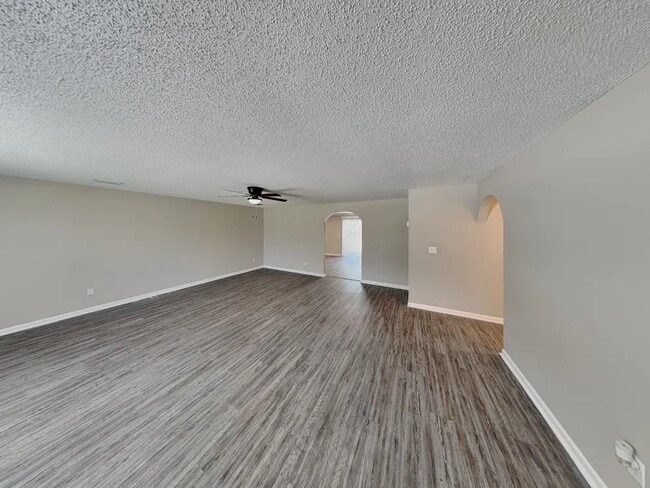Photo - 6947 Magdelena Dr