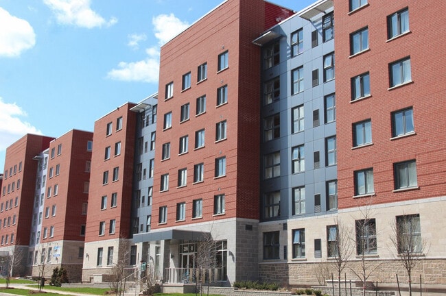 Building Photo - 295 Lester St