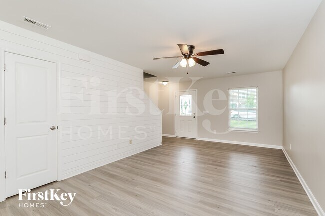 Photo - 107 Sawyer Ln