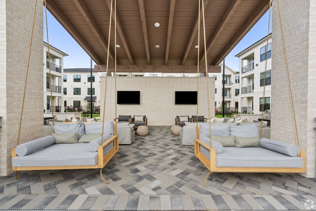 Lenox Katy Grove