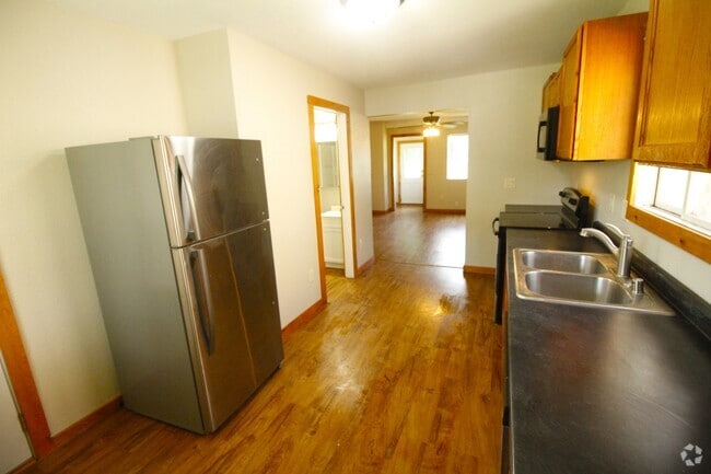 Building Photo - 49 E Hudson St Rental