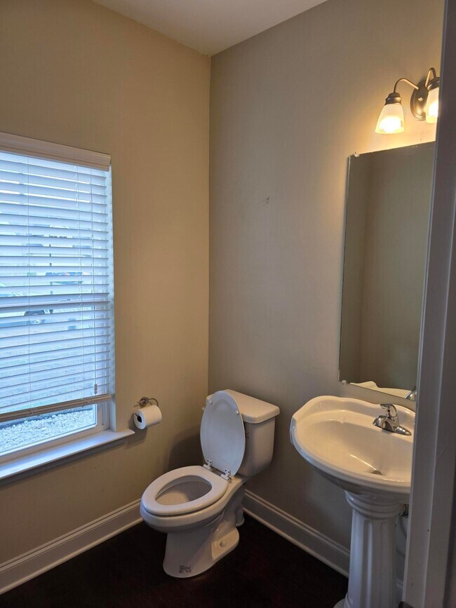 Photo - 1338 York Dr