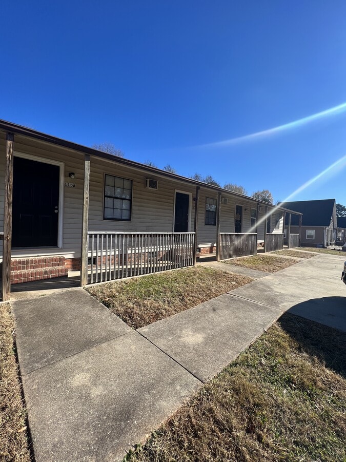 Photo - 115 Cedar Dr