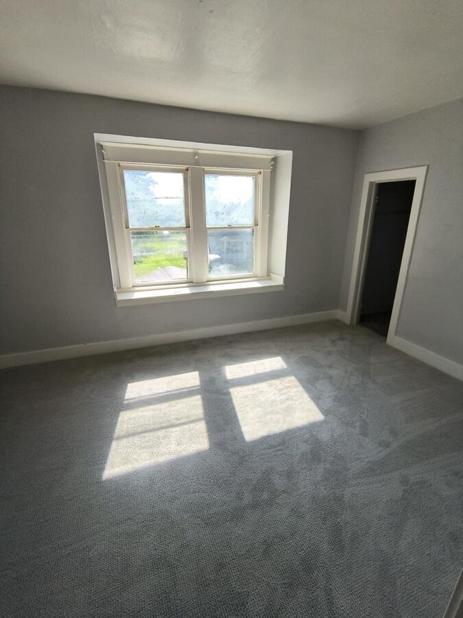Spacious 3 bedroom Located in East Toledo - Spacious 3 bedroom Located in East Toledo House