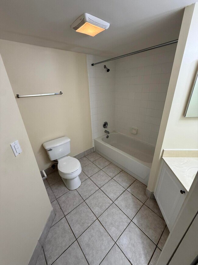 Photo - 1100 Crestwood Ct S Unit 1104