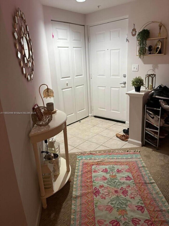 Photo - 17100 N Bay Rd Unidad 1110