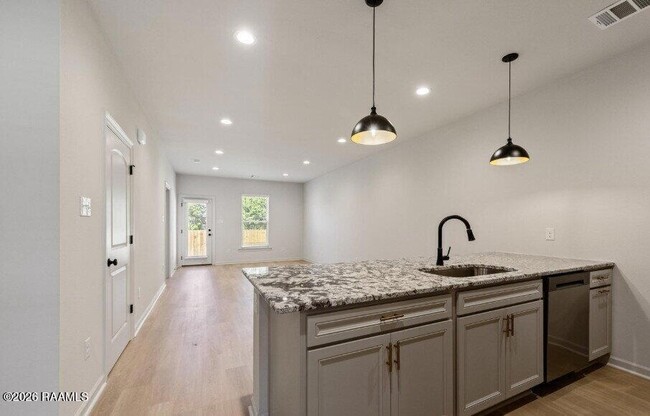 Photo - 606 Guillot Rd