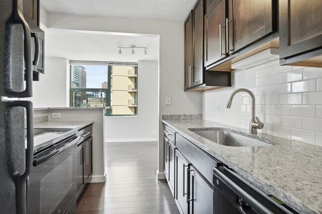 Photo - 71 W Huron St