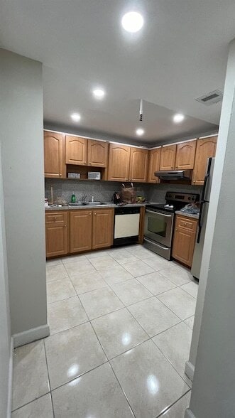 Photo - 250 181 Dr Unit 406