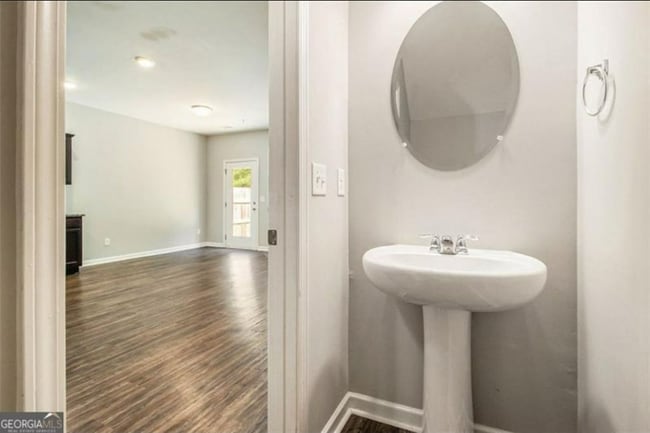 Photo - 1881 Millstream Hollow