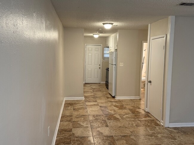 Photo - 221 Farrell St