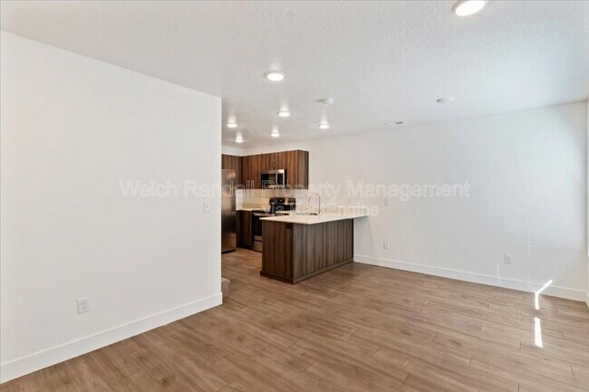 Photo - 1173 Shady Brook Ln S
