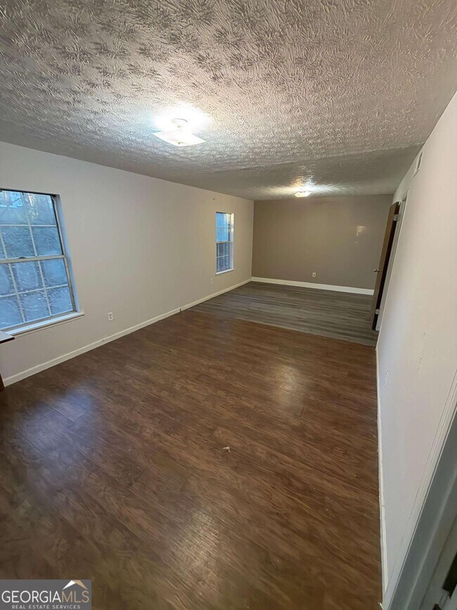 Photo - 1744 Vauxhall Dr