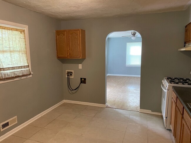 Photo - 13100 Meadowlawn Dr