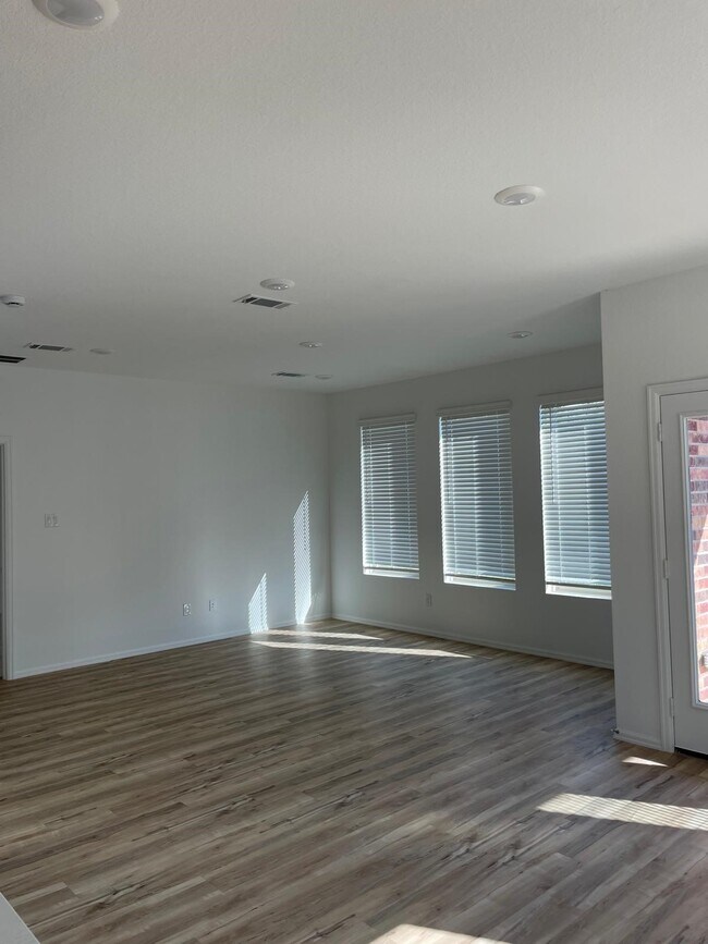 Photo - 31511 Silverthorne Bush Dr
