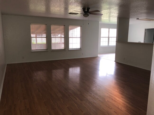 Living Room - 867 Spyglass Dr