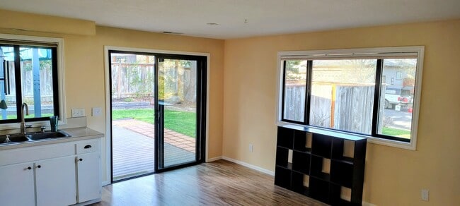 Photo - 3075 NW Manzanita Pl